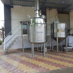 Mixing-Vessel-with-Multi-Shaft-Agitators-scaled-1